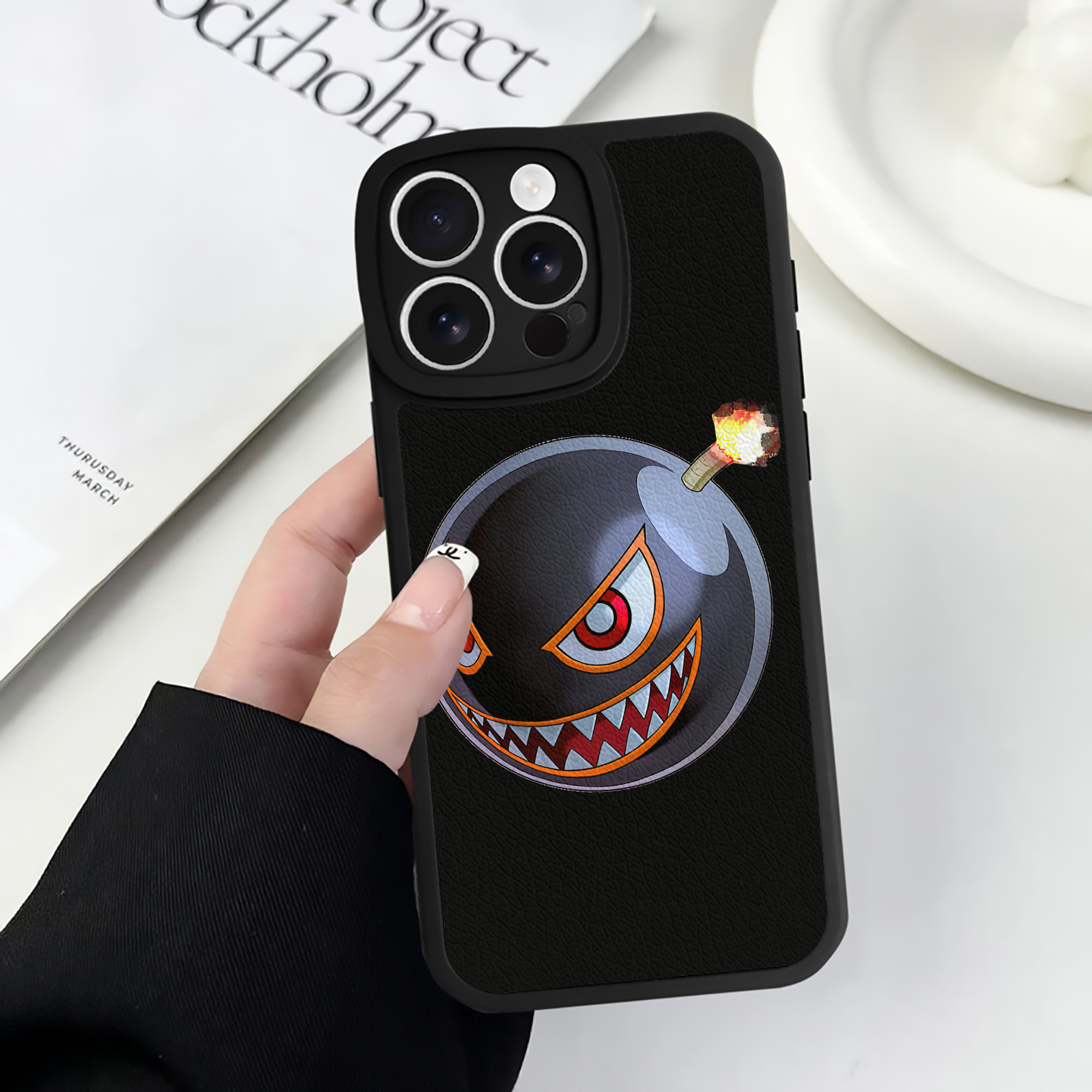 （画像用） 遊☆戯☆王 Yu-Gi-Oh! 【iPhone 16シリーズ対応】シリコンスマホケース（レザー調） 材質：シリコン
